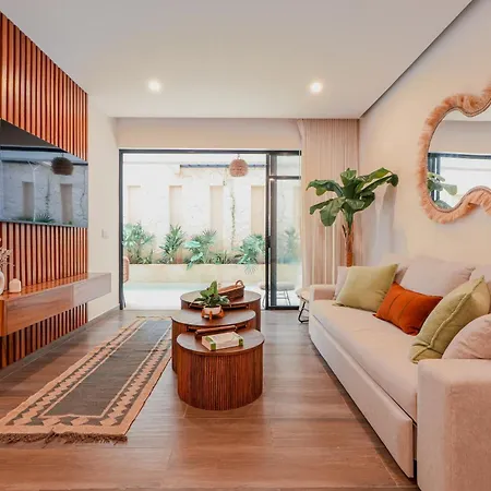 Luxe Dept Private Pool & Bbq Patio Apartment